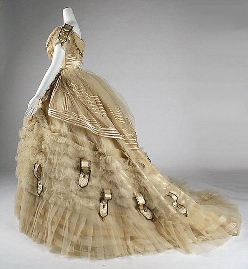 Бальное платье от Модного дома Эмиля Пинга, 1864 год.