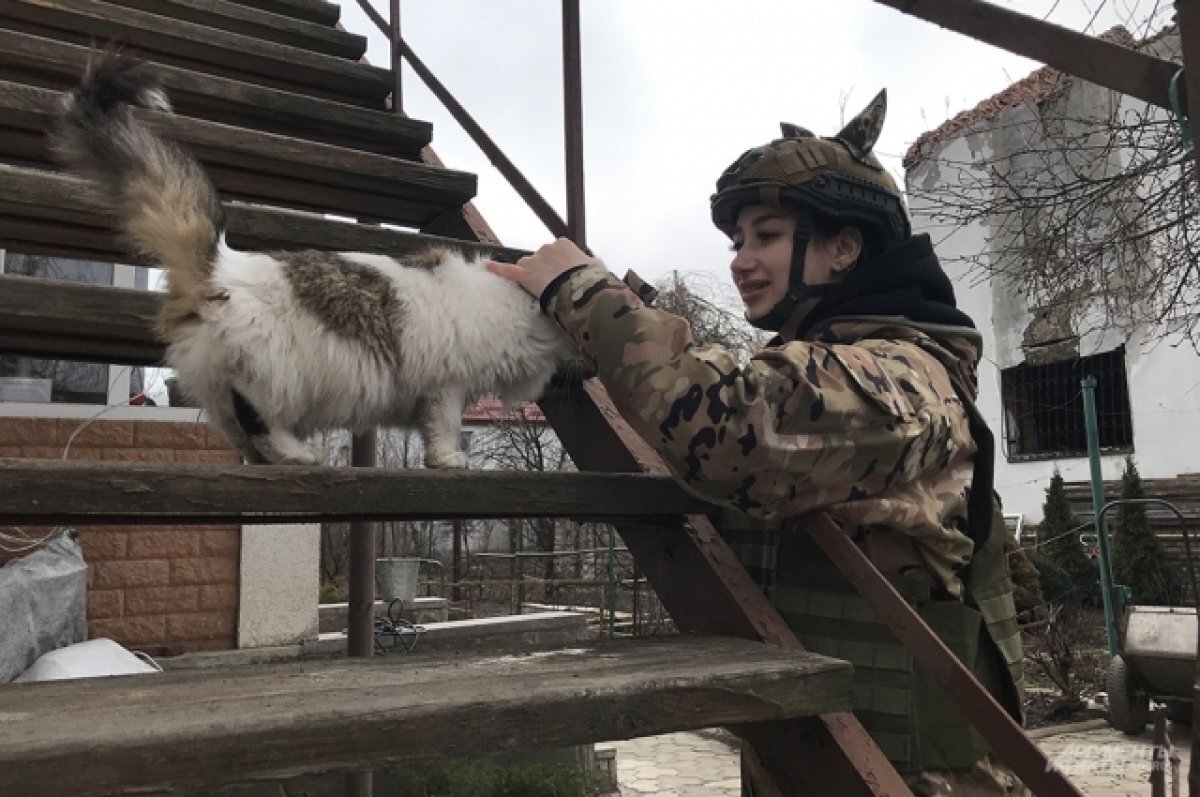    Волонтер Настя.
