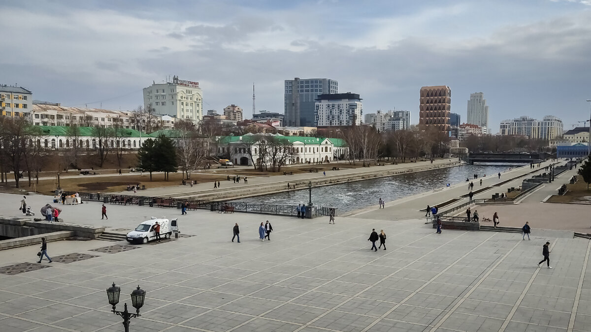 камера площадь 1905 года екатеринбург. центр города екатеринбурга площадь 1905 года. здание администрации екб площадь 1905. площадь 1905г екатеринбург. площадь 1905 года веб камера.