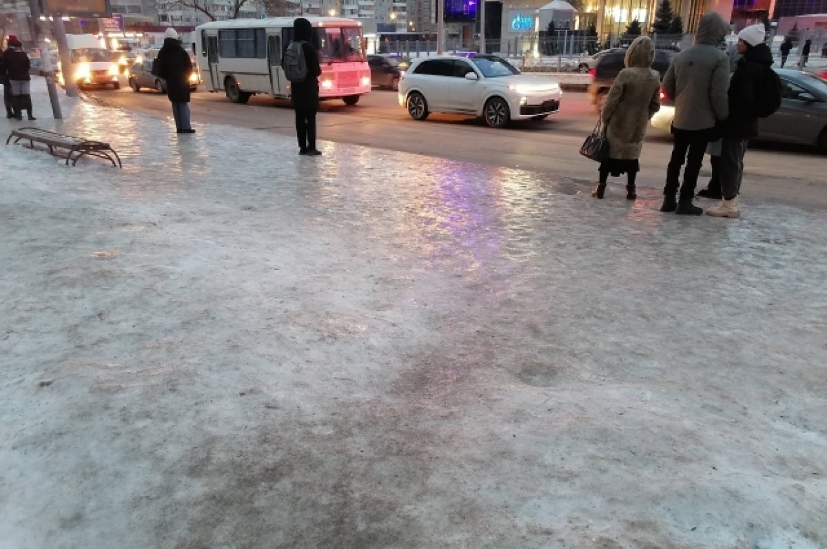    Жители Оренбурга возмущены убийственным катком на улицах города.