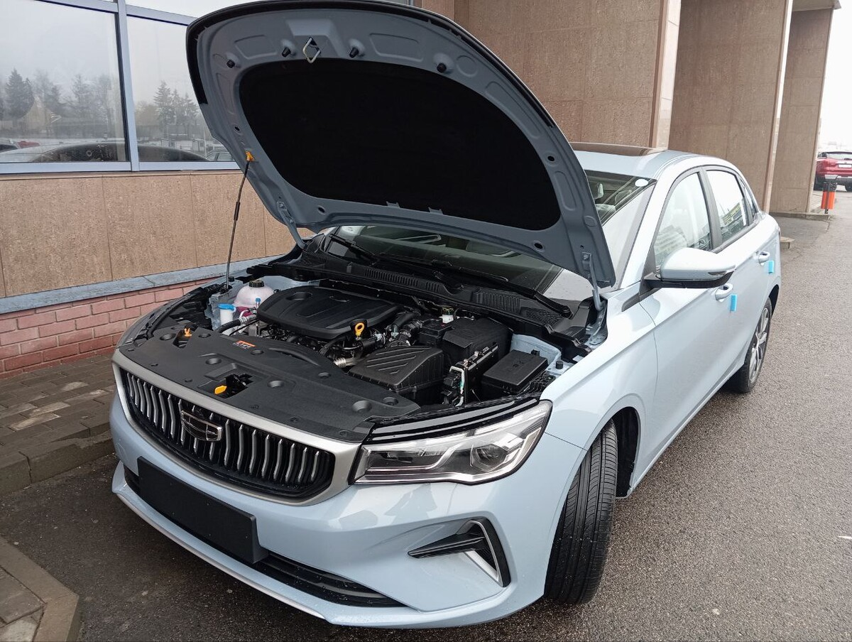 Новый двигатель,совместная разработка со специалистами Volvo, устанавливается вместо прежнего, который по сути является клоном тойотовского мотора 