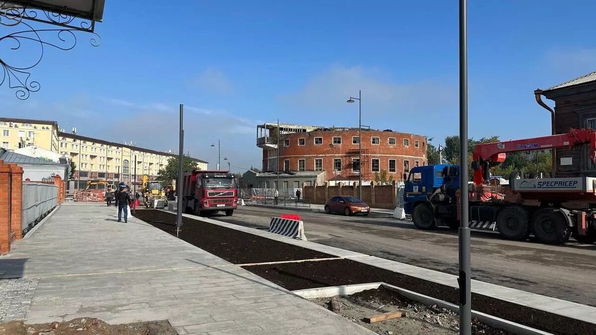     В Тюмени до конца года проведут работы в рамках второго этапа реконструкции улицы Ленина. Капитальный ремонт выполнят на участке от улицы Красина до Первомайской. Стоимость работ составит более 630 миллионов рублей.