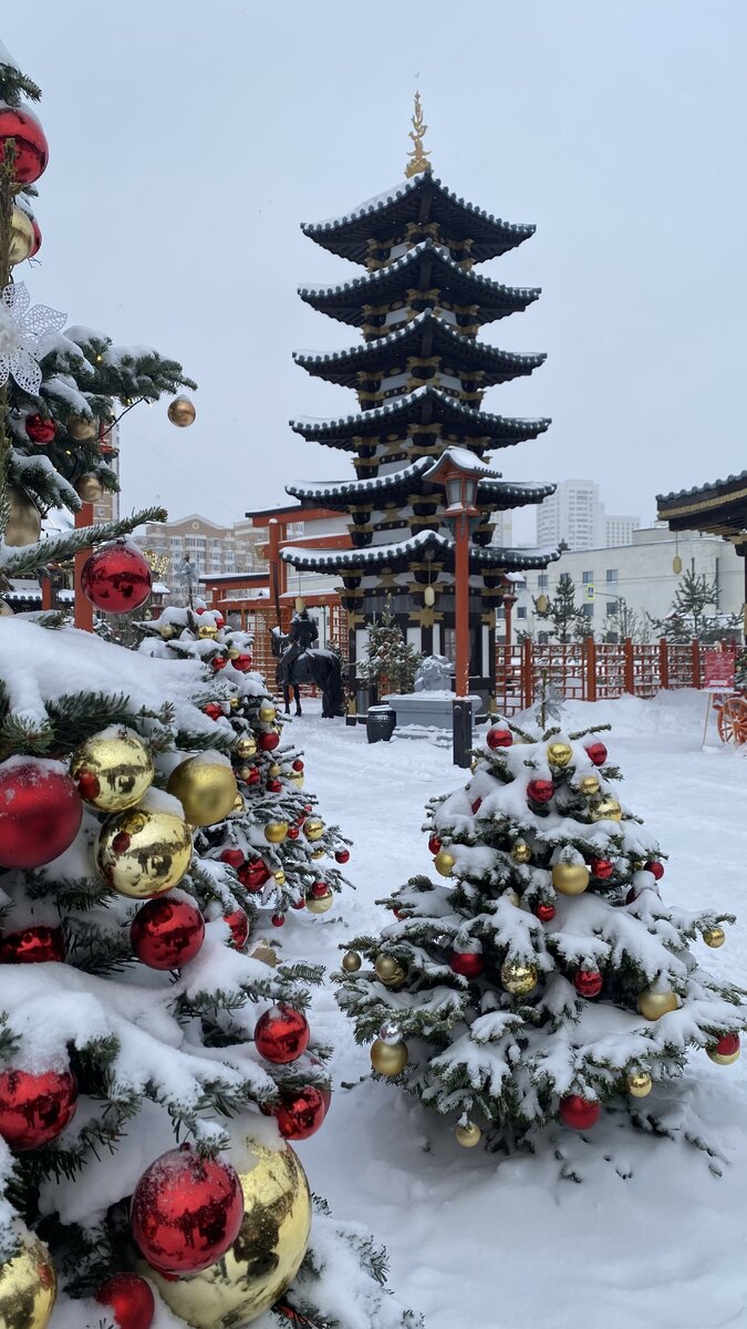 Пагода на фестивальной площадке. Фото автора