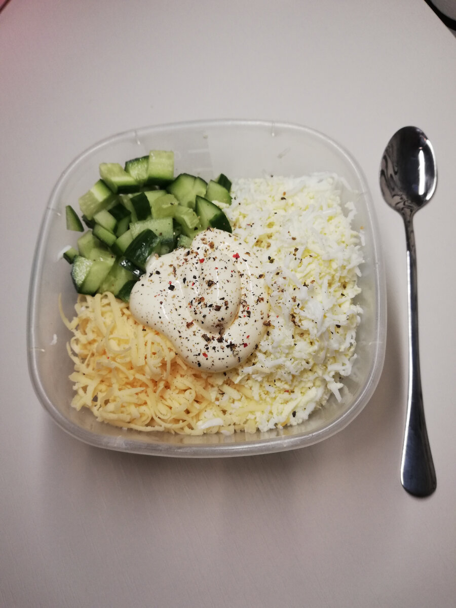 Салат белковый с огурцом. 