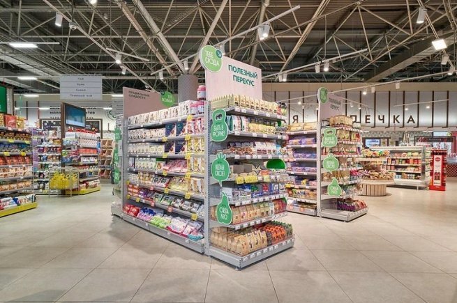 украшение входной группы шарами. открытие магазина. планируется открытие магазина. планируется открытие магазина. планируется открытие магазина.