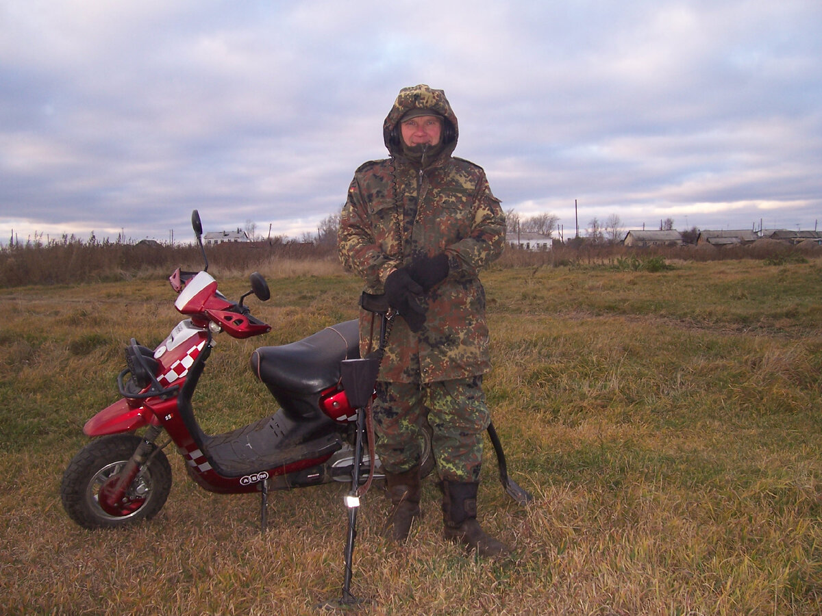 самый удобный транспорт для перемещения по  улицам и полям возле деревни