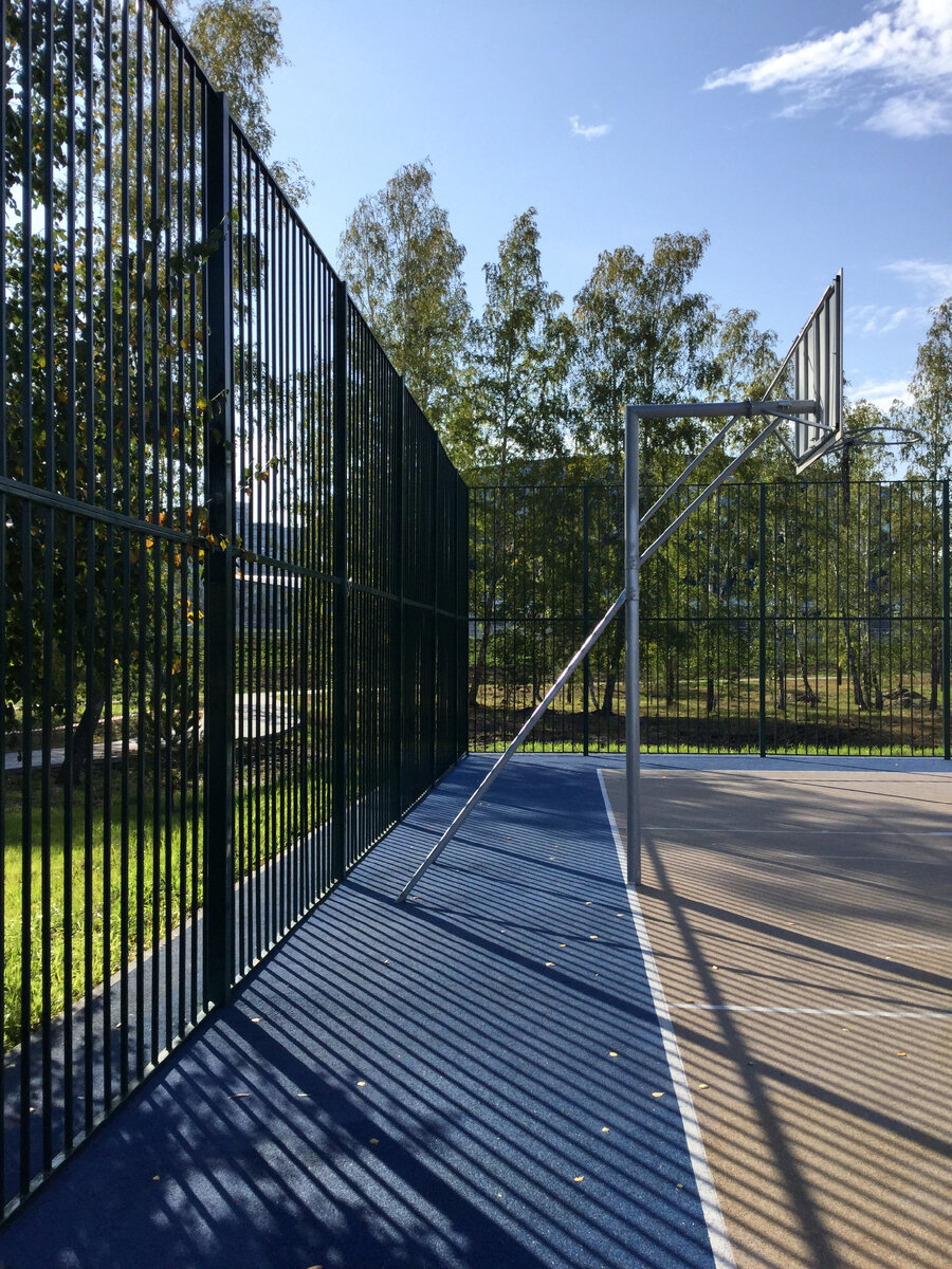 Ограждение из профильной трубы FENSGAR для парка культуры и отдыха "Арена"