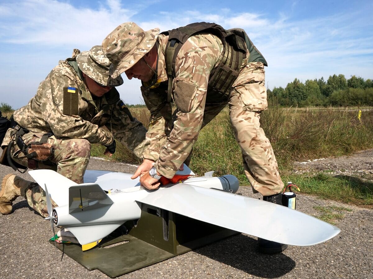    Украинские военные с беспилотным летательным аппаратом на Яворивском полигоне во Львовской области. 11 сентября 2018© Фото : U.S. Army National Guard / Army Spc. Amy Carle