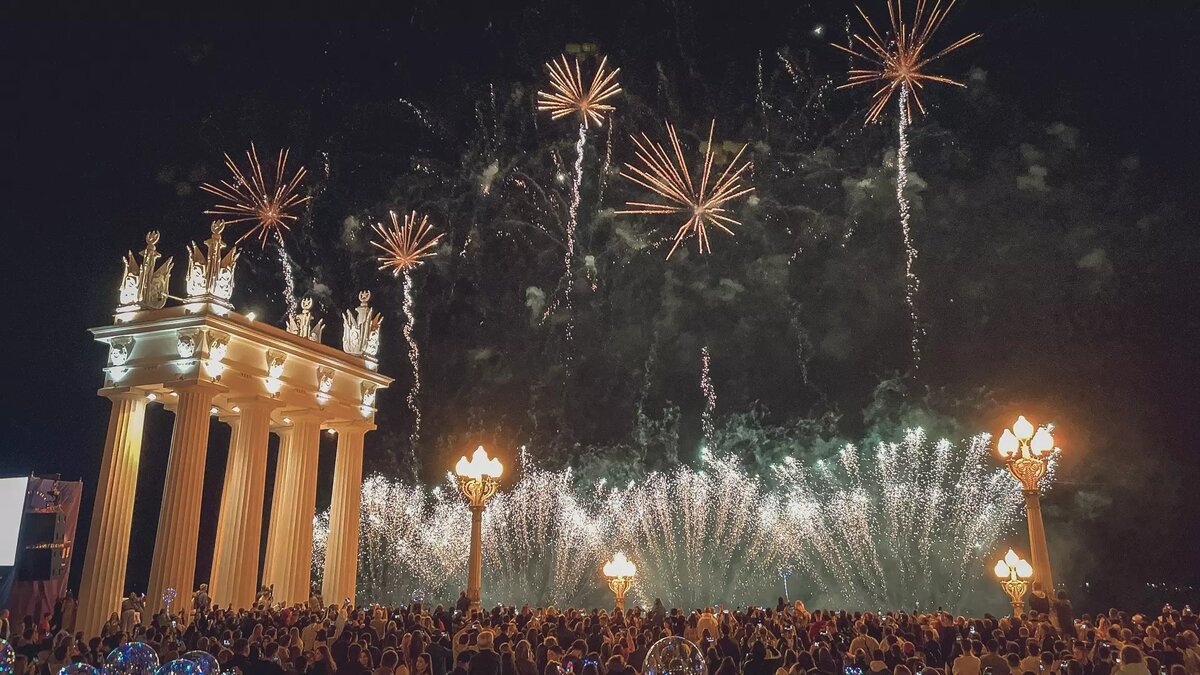     Волгоградцев порадуют артиллерийским салютом на 23 февраля, сообщили в мэрии.