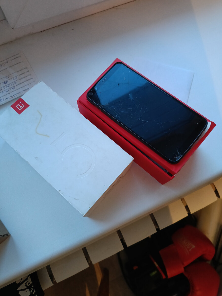 Куплен в состоянии кирпича, не известно в каком состоянии железо, риск большой был но я надеялся на добропорядочность продавца 