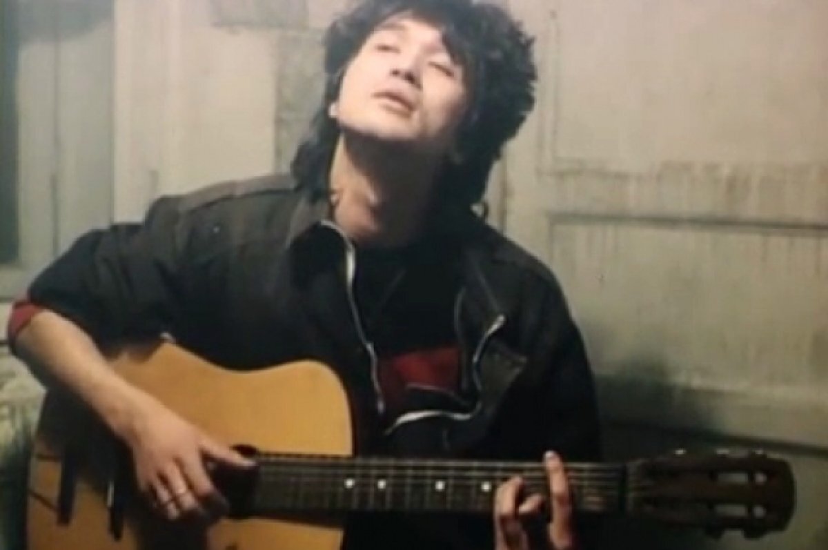    Журналист Додолев сравнил поведение Цоя и Шевчука на гастролях во Франции