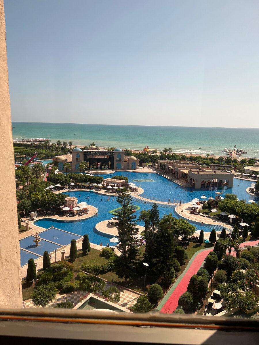 Прошлым летом при выборе отеля в Турции мы остановились на отеле Spice Hotel and Spa в городе Белек, отель 5*, выполнен в марокканском стиле, с большим основным корпусом в 5 этажей и отдельными...