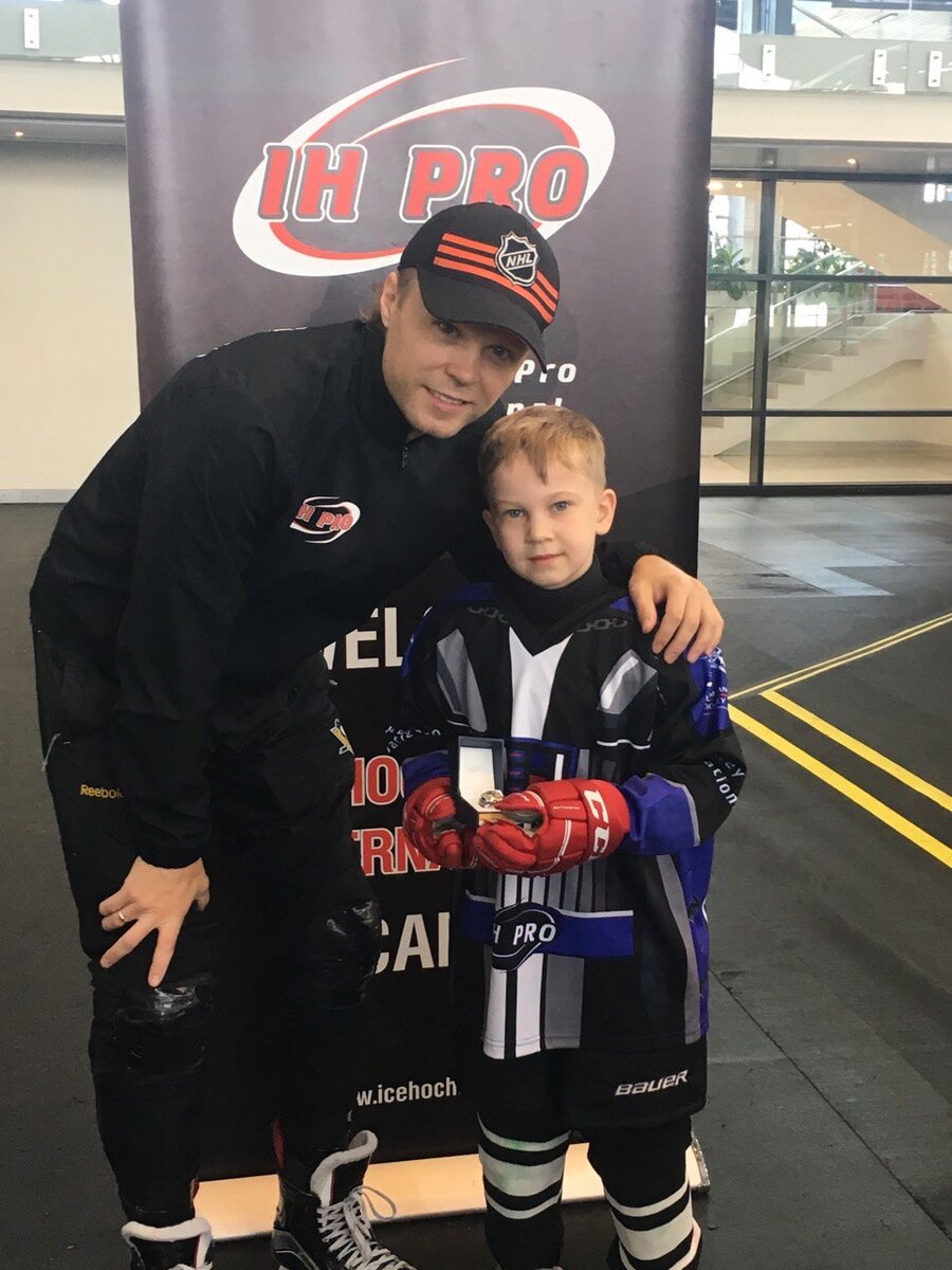 Андрей с Максимом Ивановым,  двухкратный обладатель Кубка Стенли в качестве тренера по силовому катанию команды НХЛ Питтсбург Пингвинз