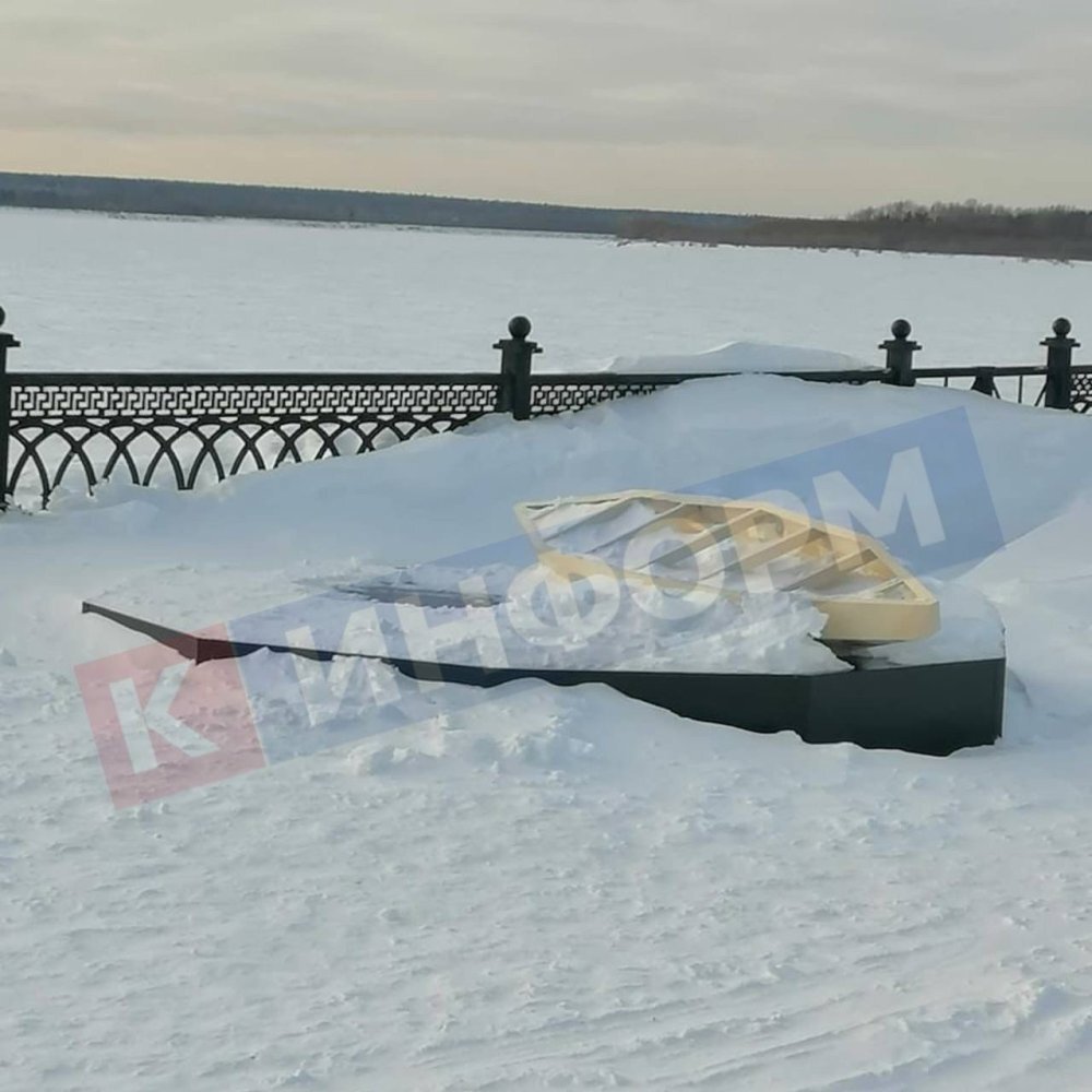    В Сургуте на реконструкцию отправили монумент рыбаку