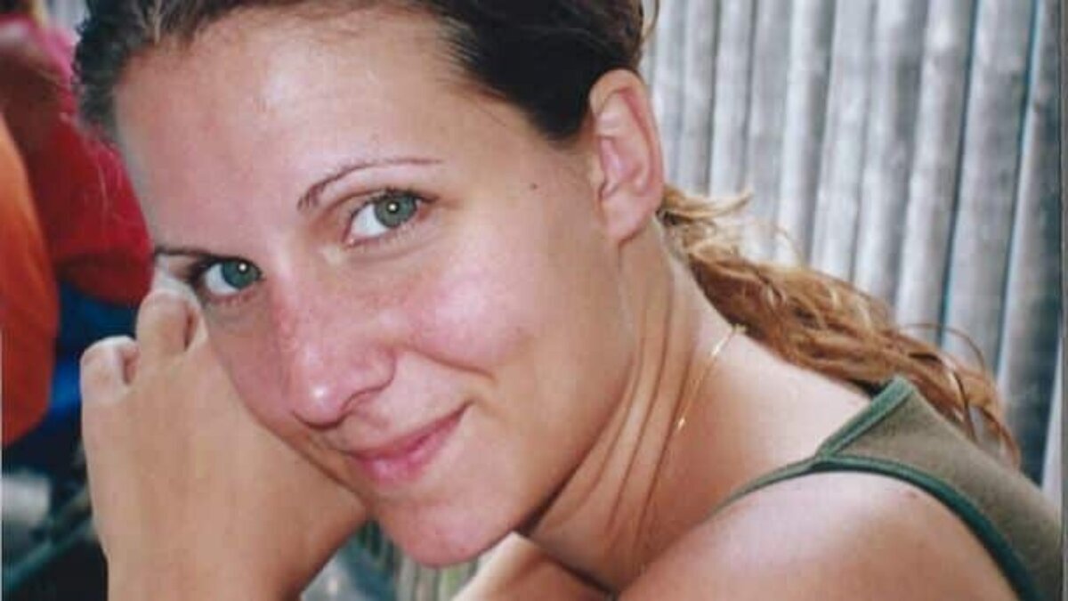 Кэри погибла, но ее родные не знали об этом три года. Думали, что она жива и общались с ней смс-ками и электронными письмами.