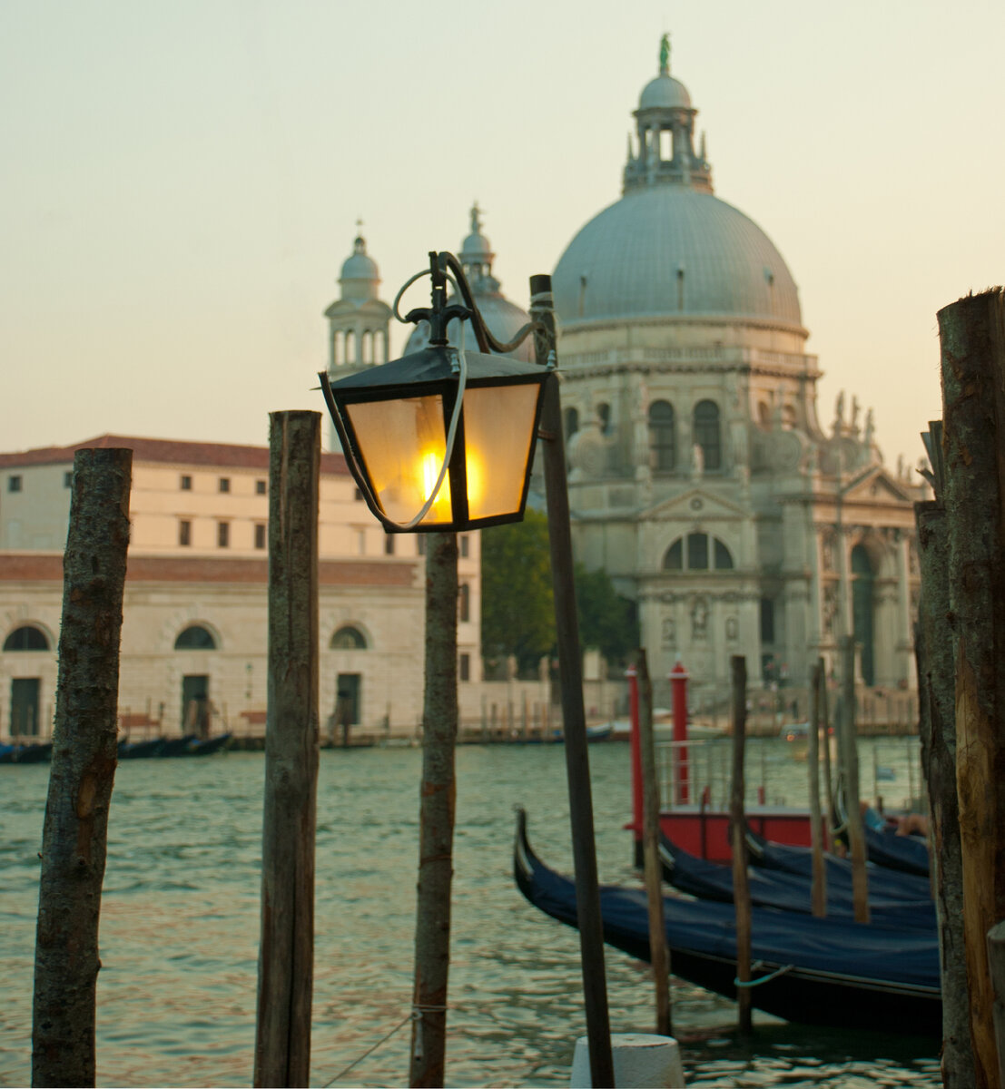 Исследуйте город воды в Италии и его яркую историю. Венеция, фото авторское