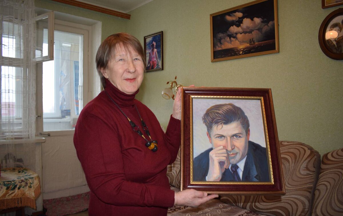 Тереса Викентьевна с автопортретом своего мужа