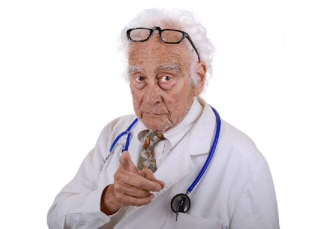 врач в возрасте