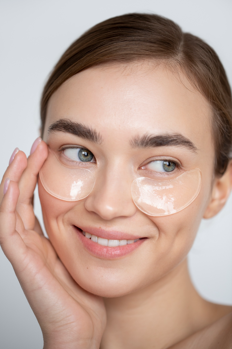 Нежная кожа вокруг глаз требует заботы