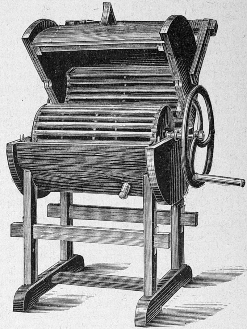 Первая деревянная стиралка.