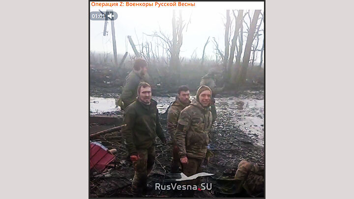 "ПОСМОТРИТЕ НА ИХ УЛЫБКИ! ВОЕННЫЕ ВСУ СЧАСТЛИВЫ, ЧТО ИХ ВЗЯЛИ В ПЛЕН, ЧТО ДЛЯ НИХ ЭТОТ АД ЗАКОНЧИЛСЯ, А ОНИ ВЫЖИЛИ. СКРИНШОТ КАДРА ВИДЕО ТГ-КАНАЛА "ОПЕРАЦИЯ Z: ВОЕНКОРЫ РУССКОЙ ВЕСНЫ