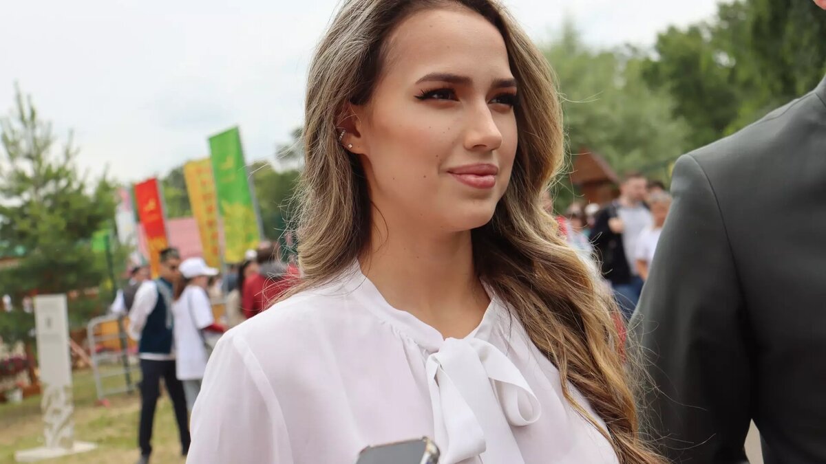     Фигуристка Алина Загитова будет выполнять в собственной школе функции менеджера. Об этом сообщил министр спорта Татарстана Владимир Леонов.