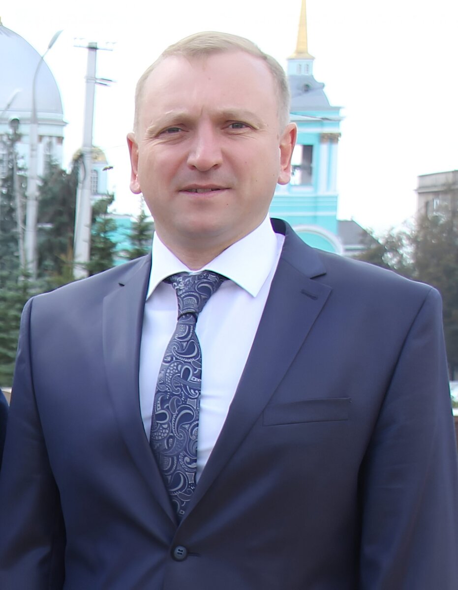 Евгений Изварин
