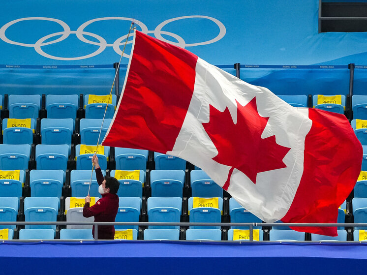 официальные соревнования фигурное. первое соревнование по фигурному катанию. фигурное катание пары россия. саша трусова с тренером. сборная россии по фигурному катанию 2021.