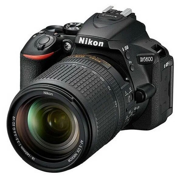 Зеркальный фотоаппарат Nikon D5600 Kit Nikkor 18-140mm VR кроп APS-C (1.5), 24.2 Мпикс, 5 кадр./сек, 100-25600 ISO, видео - Full HD, экран - поворотный, сенсорный, Bluetooth, NFC, Wi-Fi. Фото взято с просторов интернета.