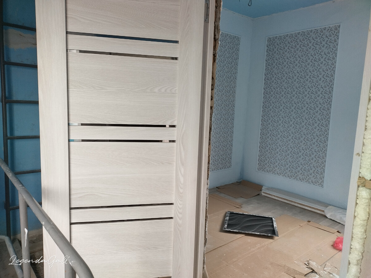 Входная дверь уже установлена