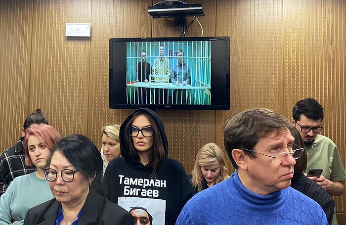 В понедельник в здании Хамовнического суда был оглашен приговор сотрудникам скандальной журналистки Ксении Собчак.-2