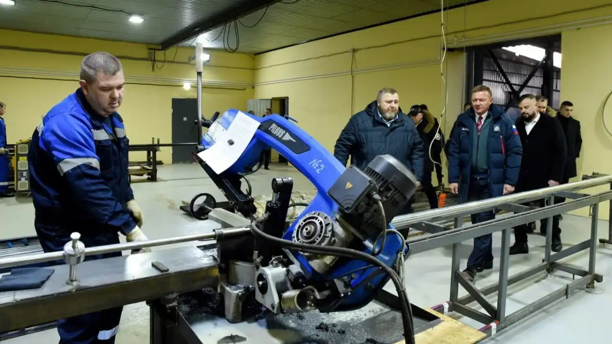 Фото: telegram-канал губернатора Курской области Романа Старовойта Губернатор Курской области посетил возрождаемый в регионе завод КЗТЗ