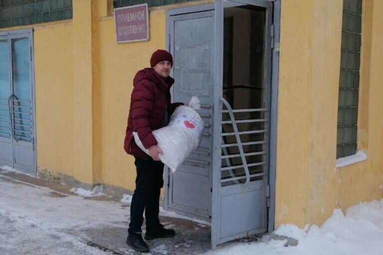    600 порций сухих супов и каш передали из Бугурусланского района бойцам СВО Кристина Просвиркина