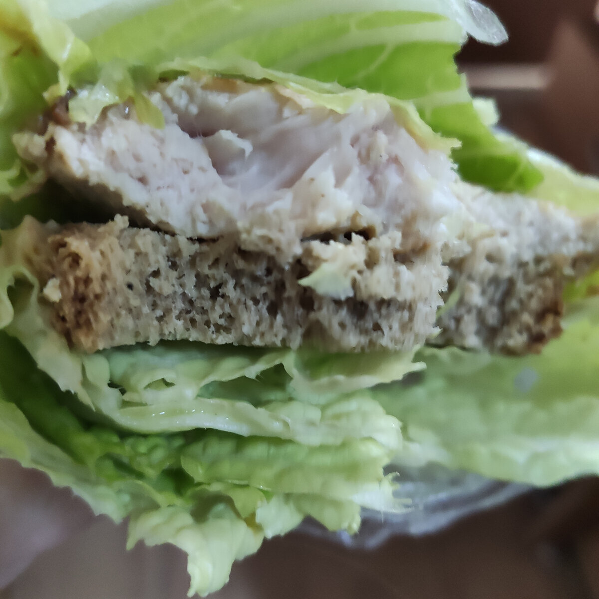 Бутер по метаболическому принципу. Сварганила с вечера. А съела на работе ранним утром. А ещё был протеиновый батончик кокосовый. Но для меня это срывной продукт