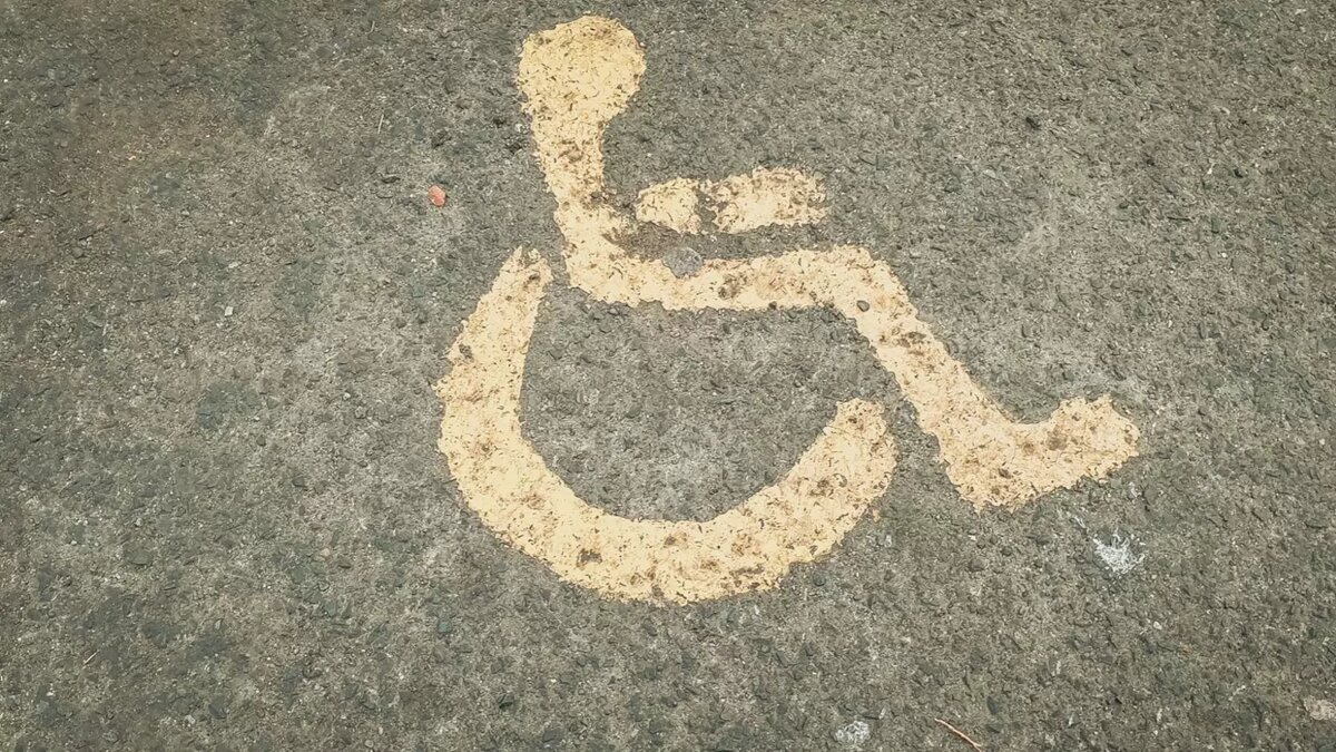     Молодой житель Уфы Ильгиз Фазлыев смастерил средство передвижения для маломобильных граждан. Он перепробовал множество колясок, но все они сильно ограничивали его.