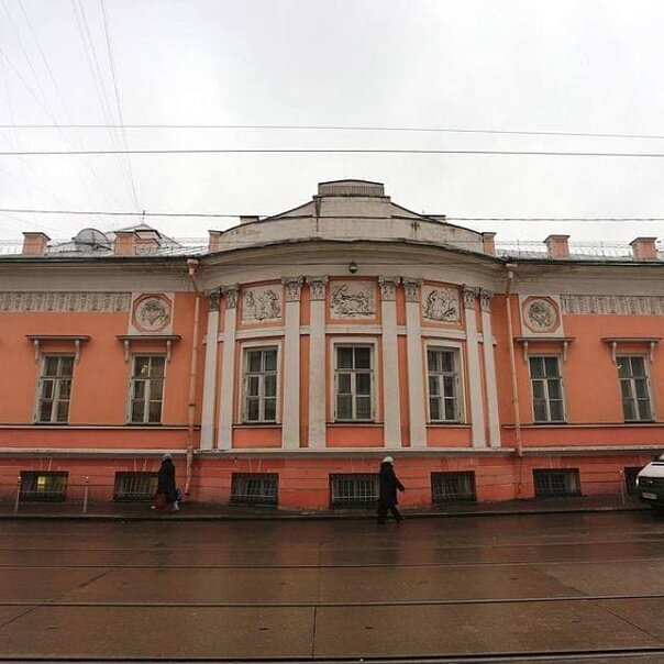 Дом по Бауманской улице, 38. Фото взято из открытого источника в интернете. 