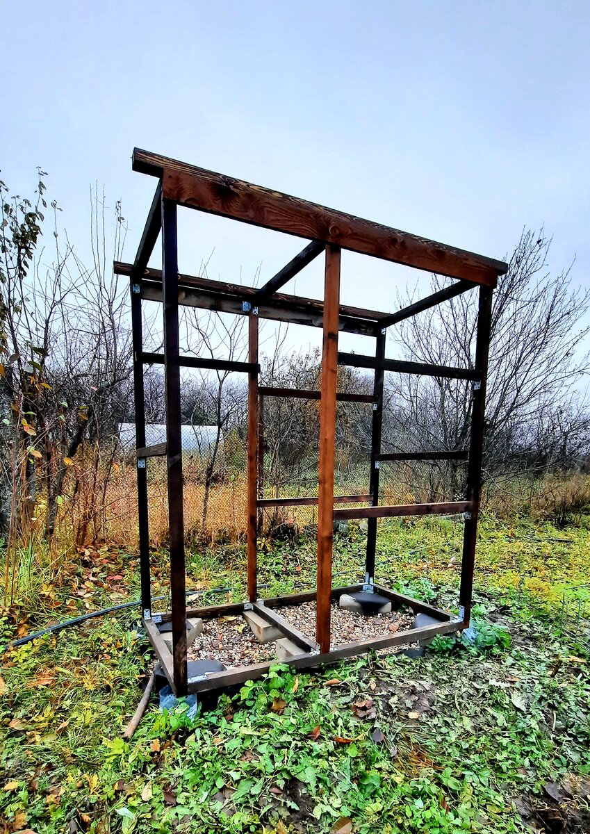 Фото автора. На этой стадии строительства закончился первый сезон.