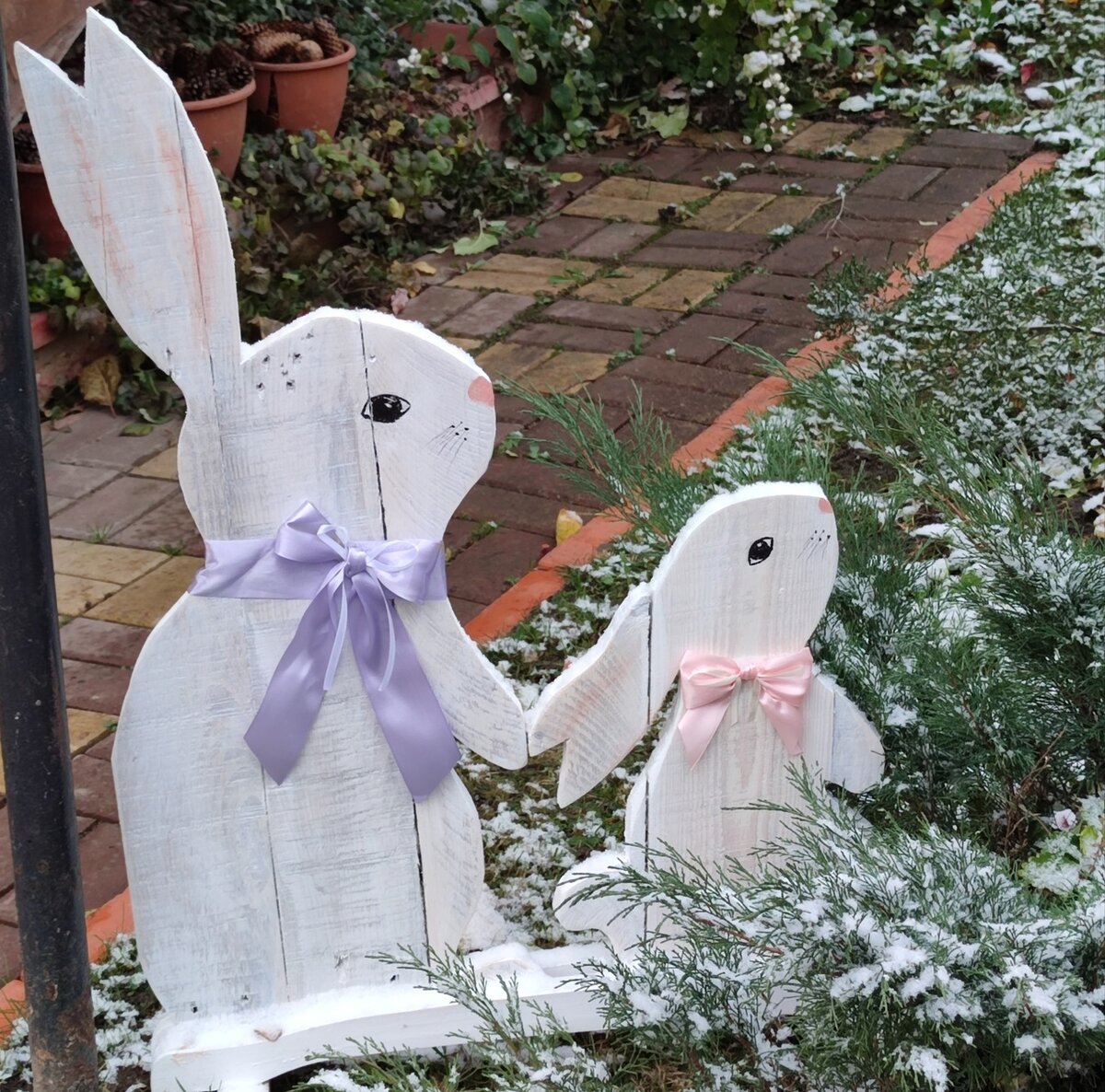 2. В галерее 2 фото, листайте