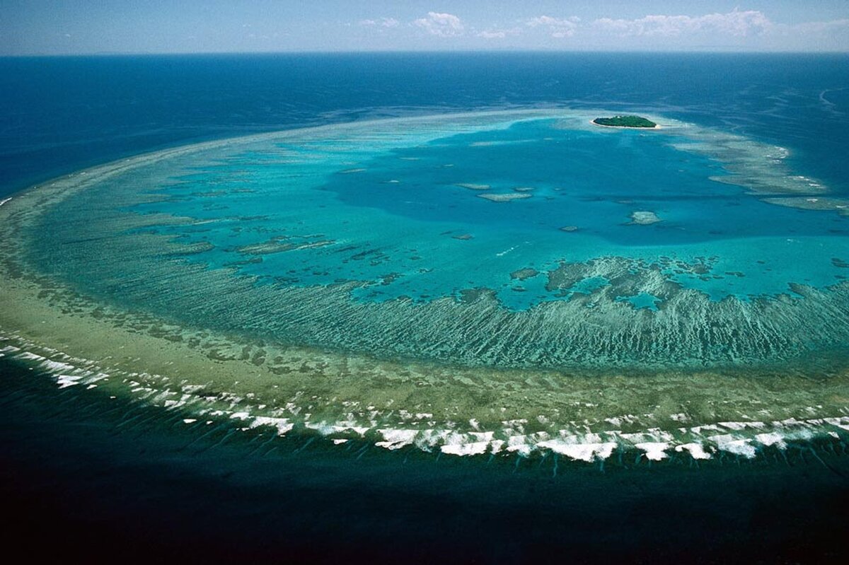 Происхождение островов австралии. Большой Барьерный риф. Австралийский большой Барьерный риф. Коралловый Барьерный риф в Австралии. Большой Барьерный риф (ББР), Австралия.