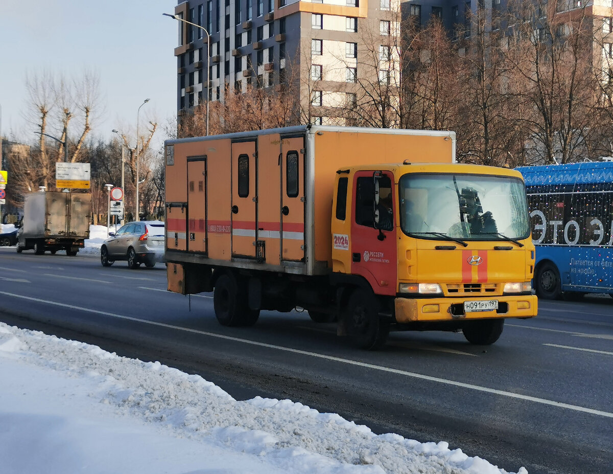 Автомобиль МАВР-48432А на шасси Hyundai Super Medium HD120. Шереметьевская улица.