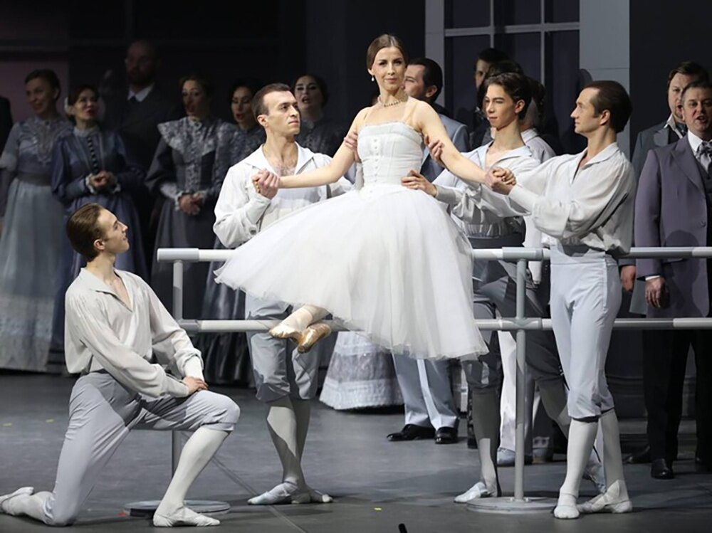    В этой постановке многое, если не все, происходит впервые на оперной сцене. / Фото: Предоставлены Михайловским театром