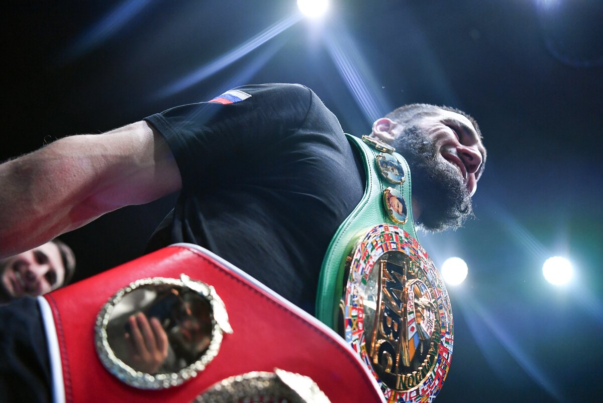  📷 📷 📷 📷   Чемпион WBC, IBF, WBO в полутяжелом весе Артур Бетербиев