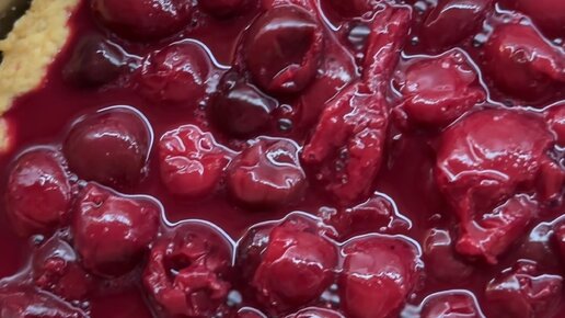 Пирог с вишней. Пирог с вишней на кефире. Творожно вишневый пирог. Пирог с вишней. Пирог с вишней украсить.