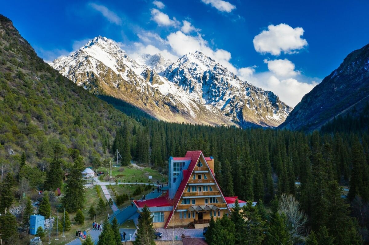 В Бишкеке потрясающий вид на горы📷
