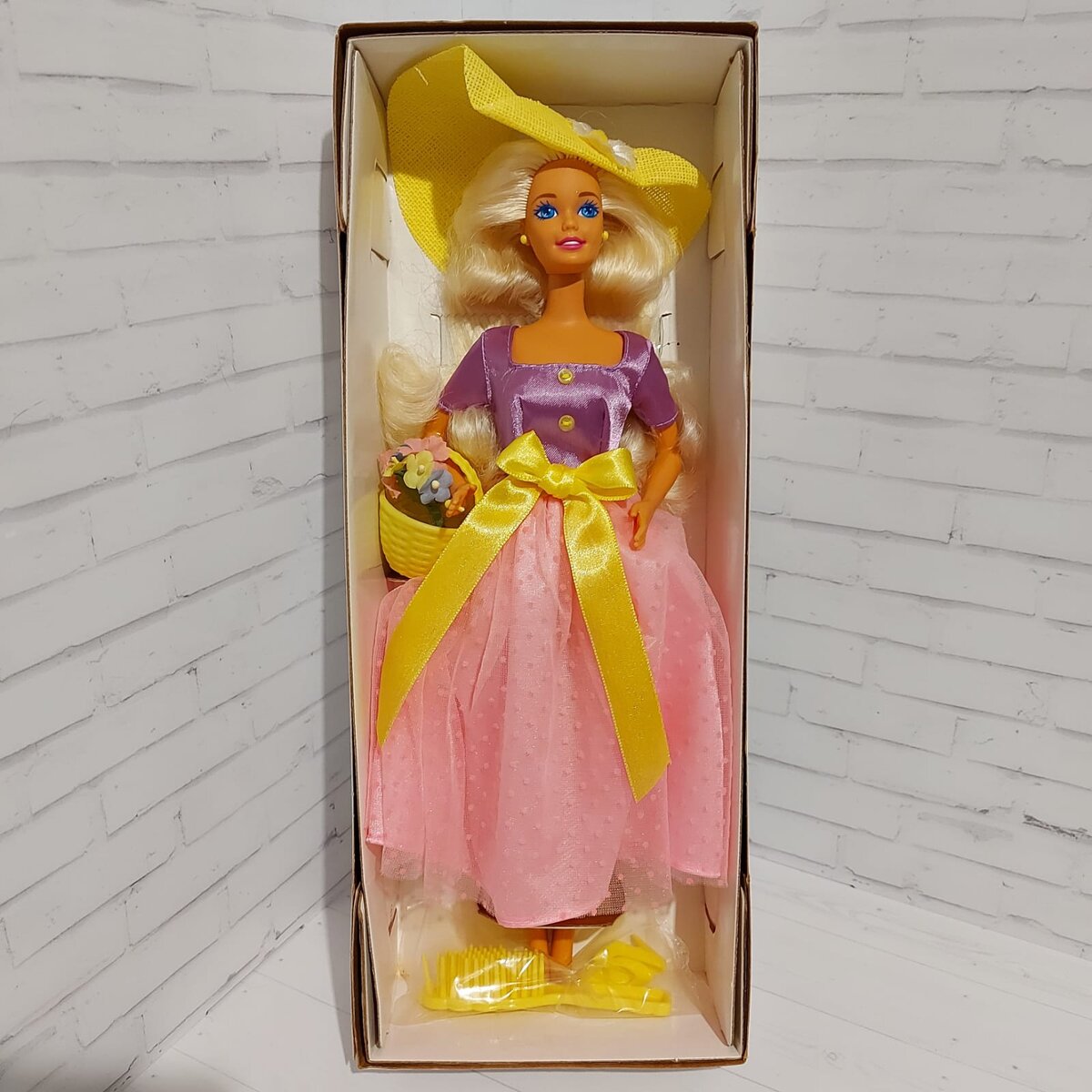 Spring Blossom Barbie 1995