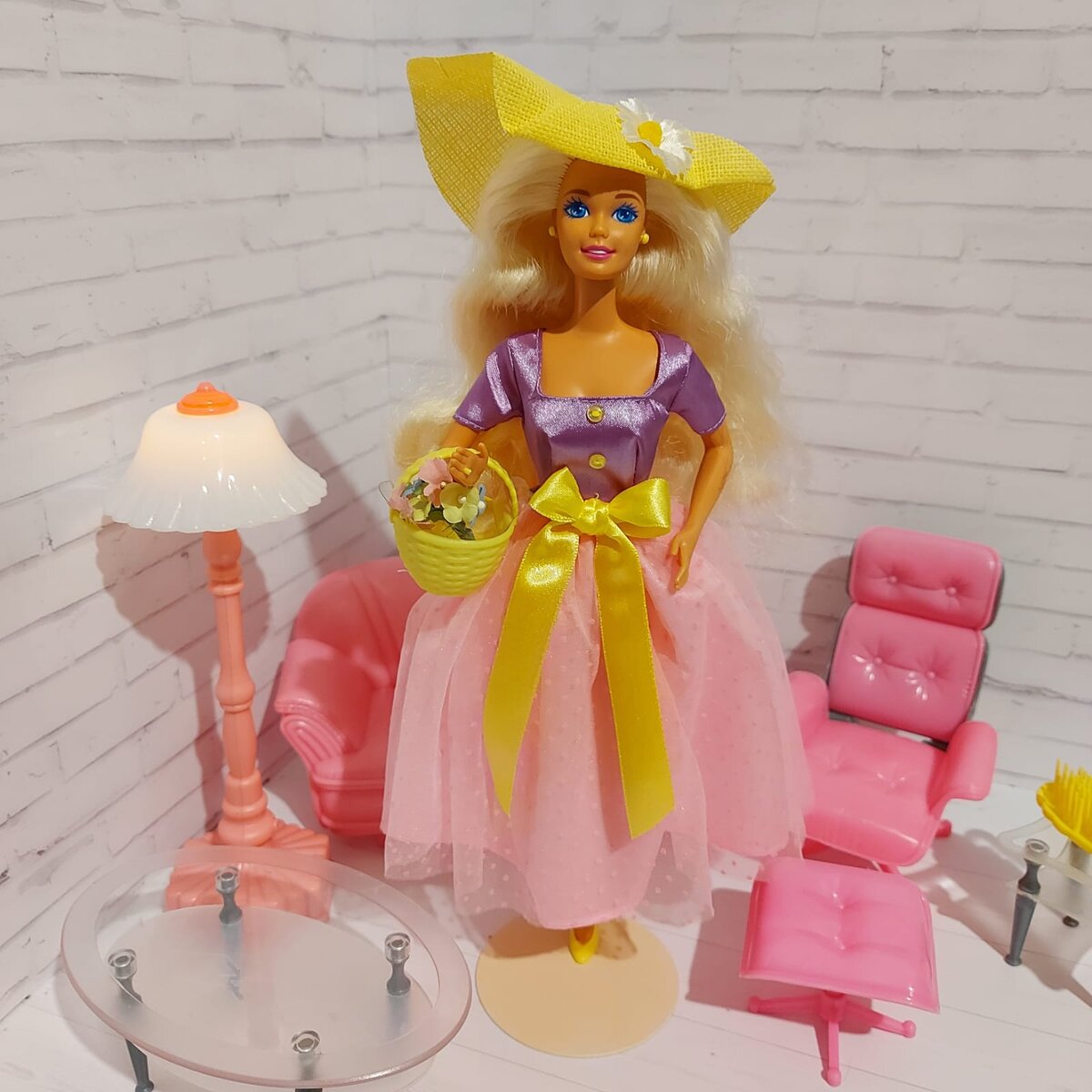 Spring Blossom Barbie 1995