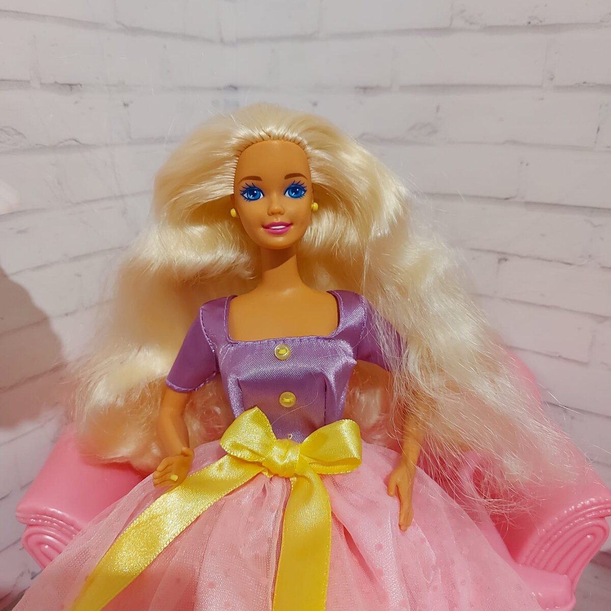 Spring blossom barbie 1995 deals