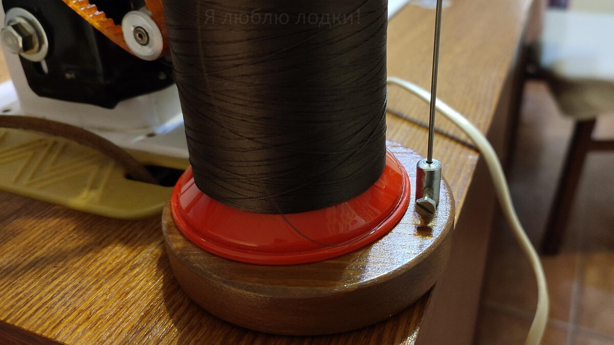 Крепление проволоки - глухое отверстие глубиной 30 мм. Стойка быстро разбирается и занимает мало места