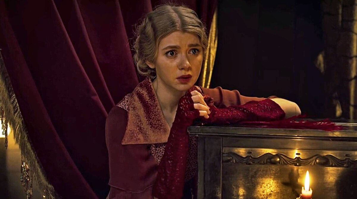 Актриса Анастасия Уколова