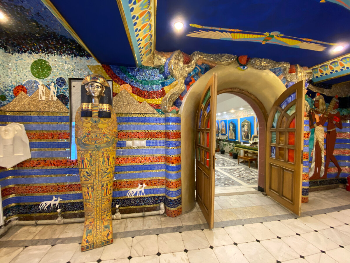 Египетский зал в храме всех религий